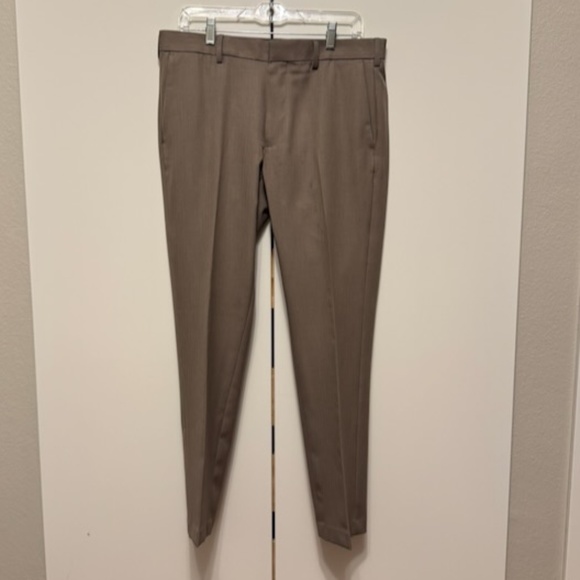 Van Heusen Men's Traveller Pant 32x30 Slim Fit Khaki - Picture 1 of 5